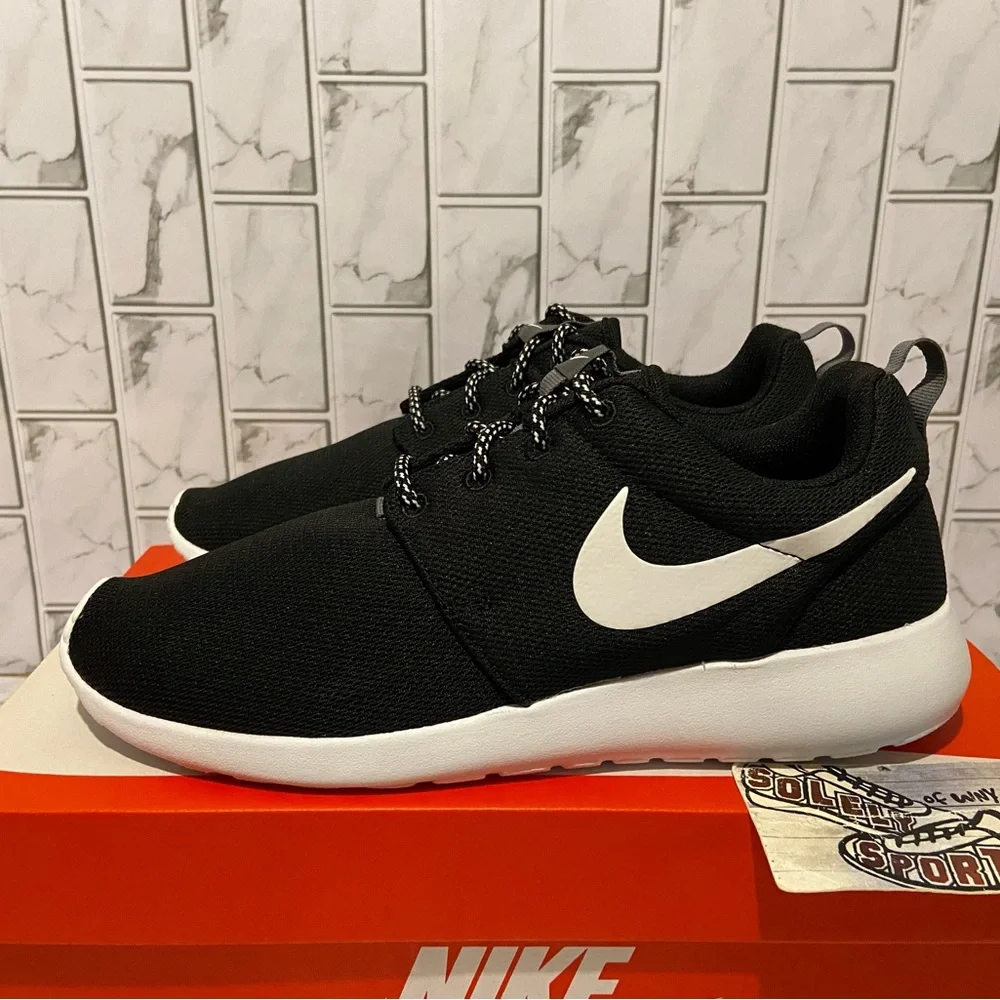 New Nike Roshe One Black White Panda Running Training Gym Workout Shoes Womens
